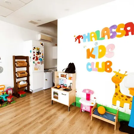 Thalassa With Swimming Pool *