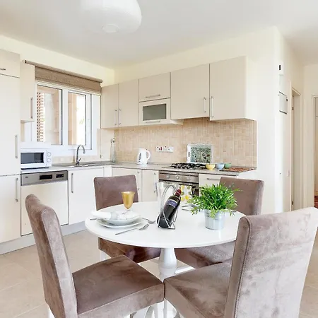 Thalassa With Swimming Pool *