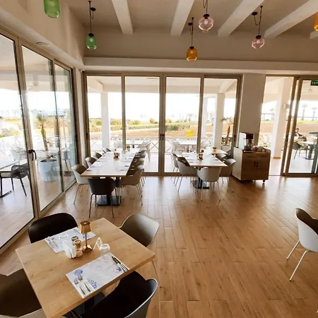 Thalassa With Swimming Pool *