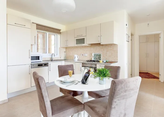 Thalassa With Swimming Pool *