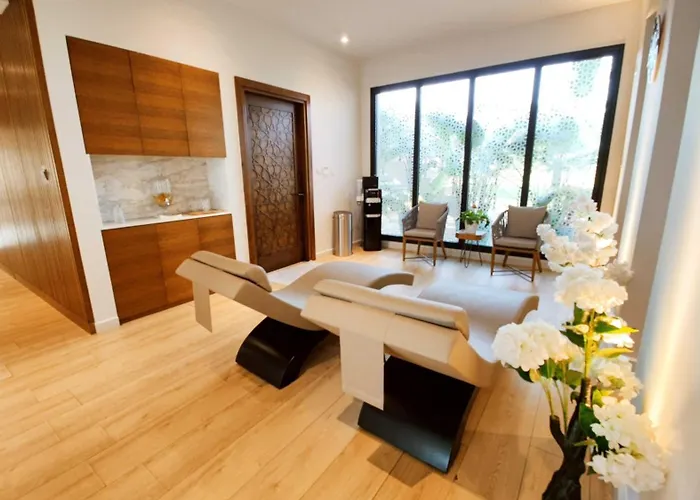 Thalassa With Swimming Pool Apartament