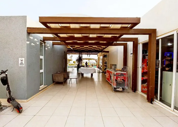 Thalassa With Swimming Pool *